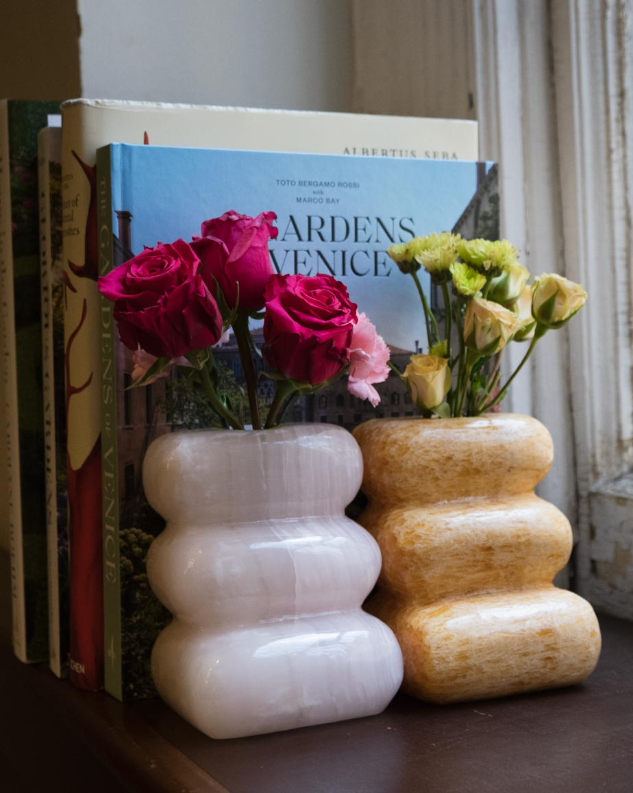 Book Vase — Onyx
